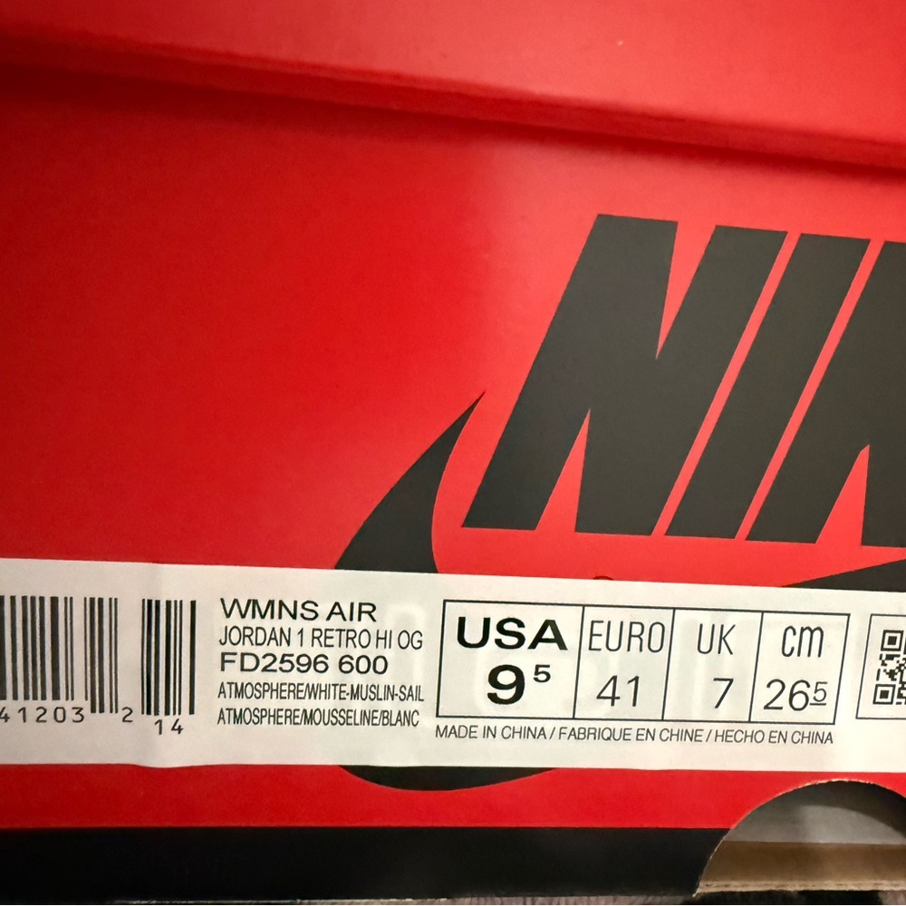 Nike Air Jordan 1 Retro High OG - Picture 5 of 7